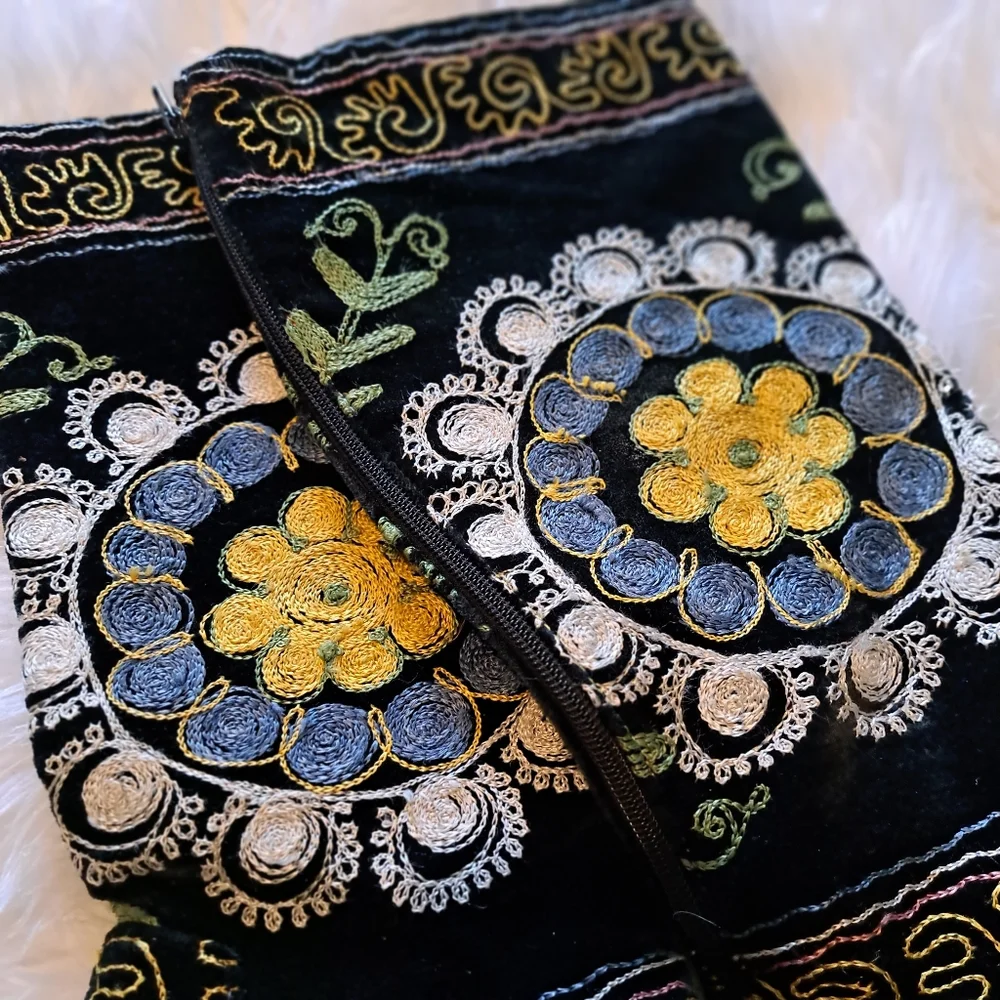 Suzani embroidered boots - Picture 2 of 6